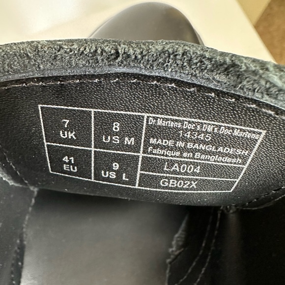 Dr. Martens Mono Smooth Leather Unisex Shoes - Women’s: US 9 - Men’s: US 8 - Picture 11 of 17